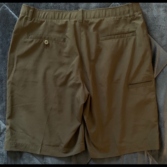 Men’s 34 PGA lightweight black wicking golf shorts - Picture 2 of 8